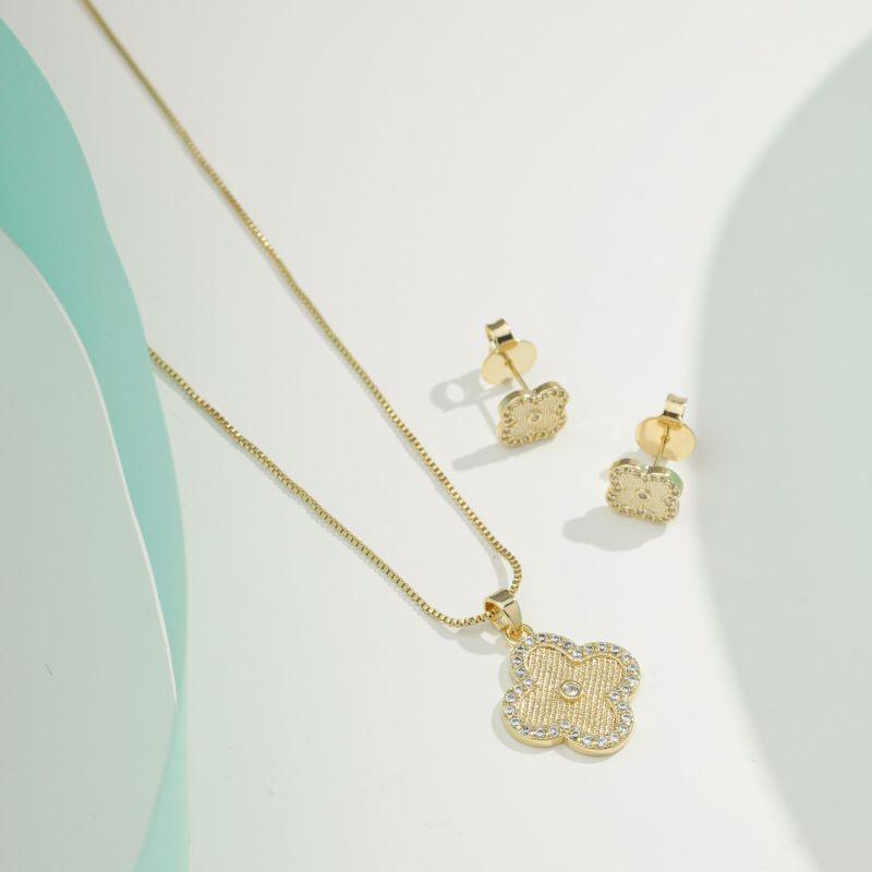 CONJUNTO TREVO ZIRCÔNIA BANHADO A OURO