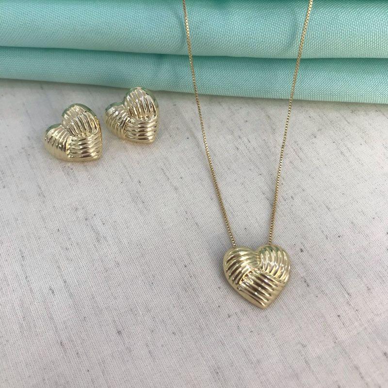 COLAR CORAÇÃO ORGÂNICO ENTRELAÇADO BANHADO A OURO