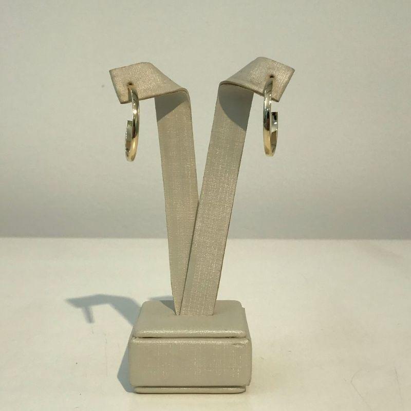 MEIA ARGOLA OVAL BANHADO A OURO