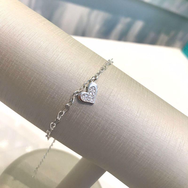 PULSEIRA CORAÇÃO VAZADO ACHATADINHO COM ZIRCÔNIA BANHADO A PRATA