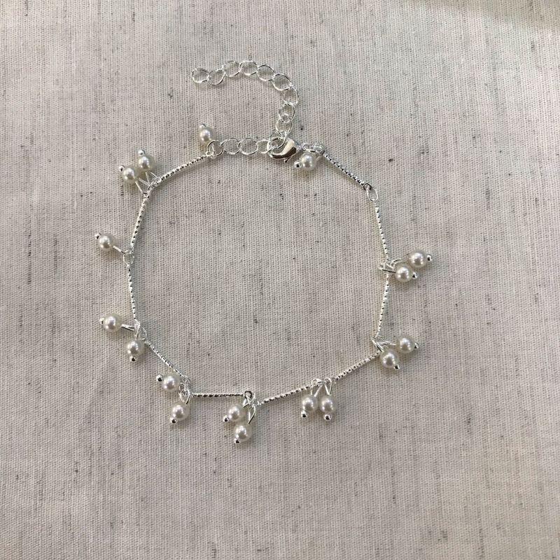 PULSEIRA DE PÉROLAS DUPLAS BANHADO A PRATA