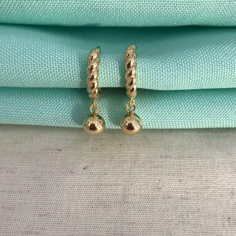 ARGOLINHA TORCIDA ESFERA BANHADO A OURO