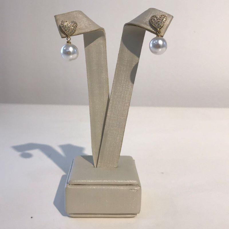 BRINCO CORAÇÃO ZIRCONIA PINGENTE PÉROLA BANHADO A OURO