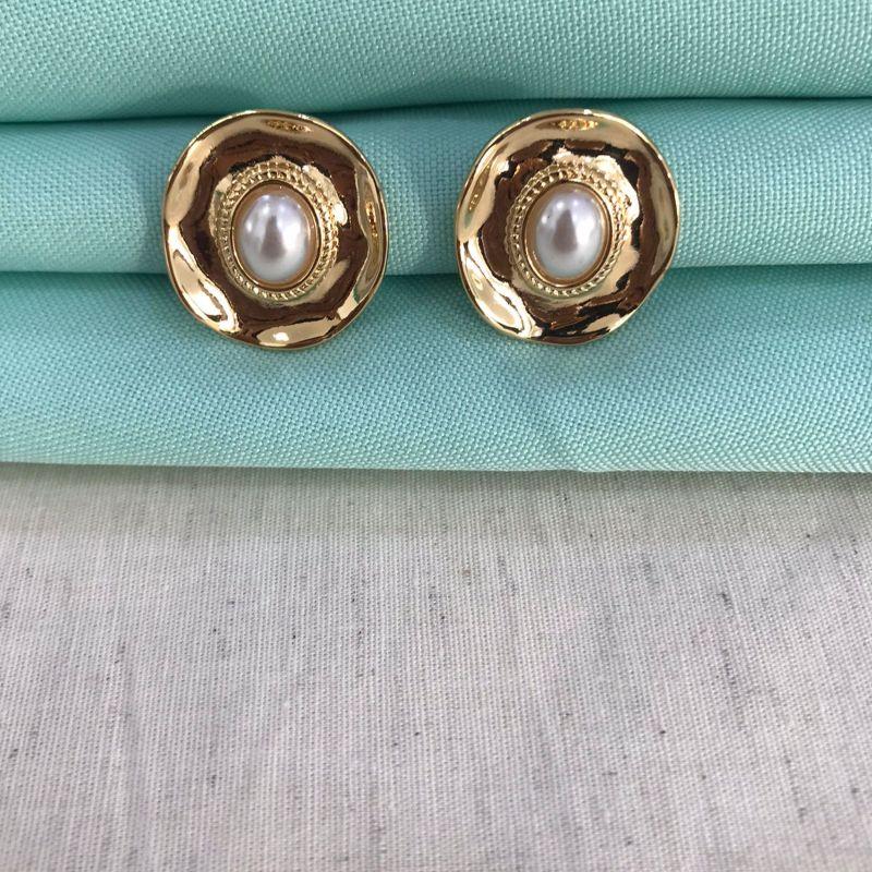 BRINCO PÉROLA ORGÂNICO BANHADO A OURO