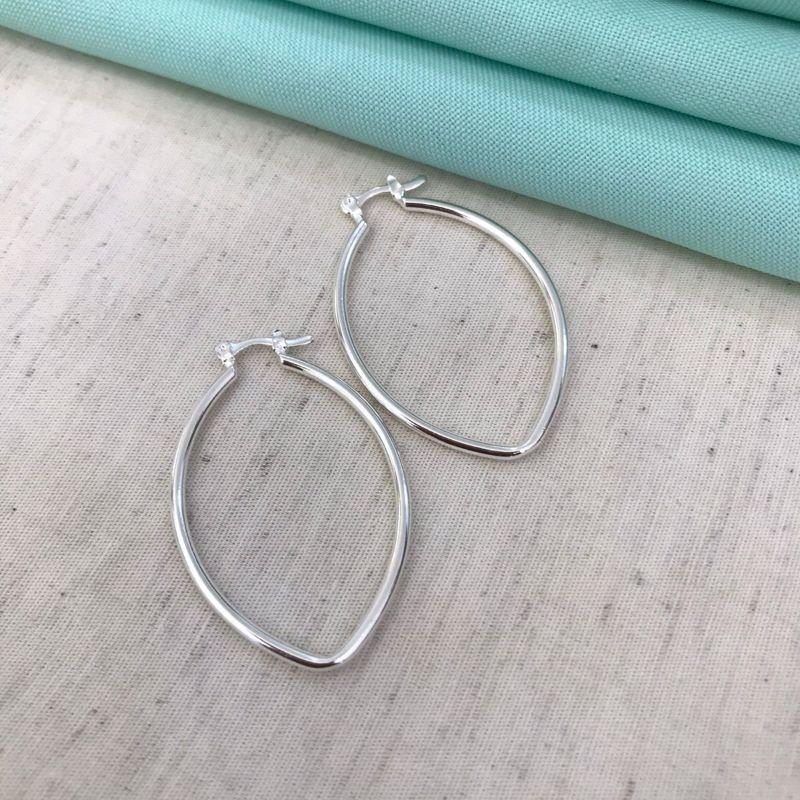 ARGOLA OVAL SLIM G FECHO ITALIANO BANHADO A PRATA