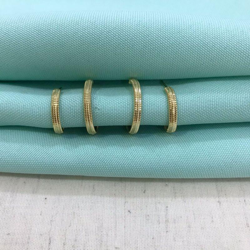 DUPLA ARGOLA TEXTURIZADA BANHADO A OURO