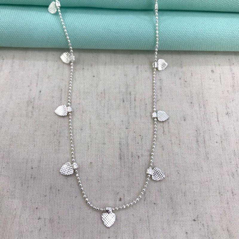 CHOKER CORAÇÃO MEDALHAS BANHADO A PRATA