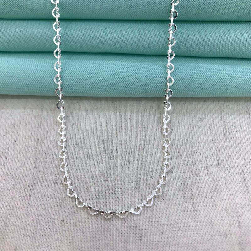 CHOKER DESIGN CORAÇÃO BANHADO A PRATA