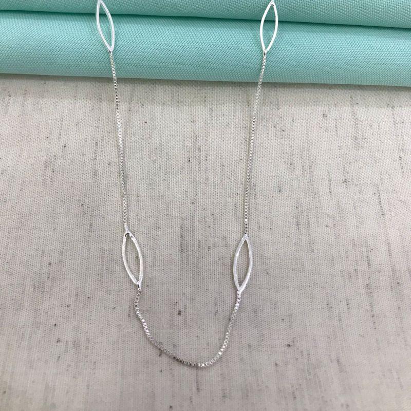 COLAR ELOS VAZADOS 60CM BANHADO A PRATA