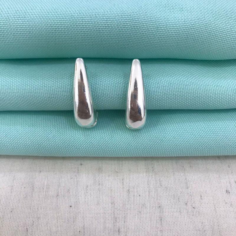 ARGOLA OVAL PUFFER BANHADO A PRATA