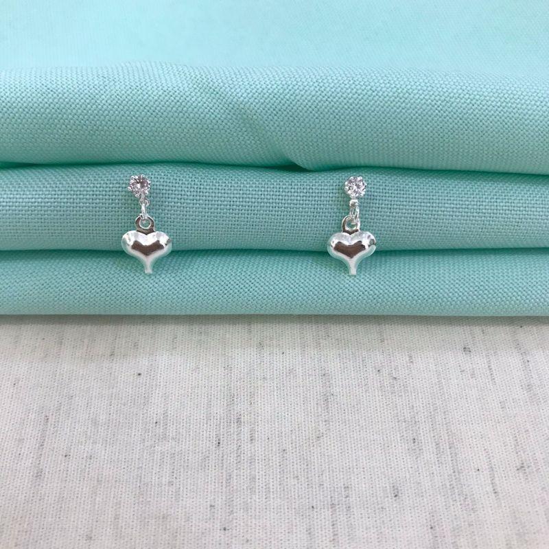 BRINCO CORAÇÃO PONTO LUZ BANHADO A PRATA