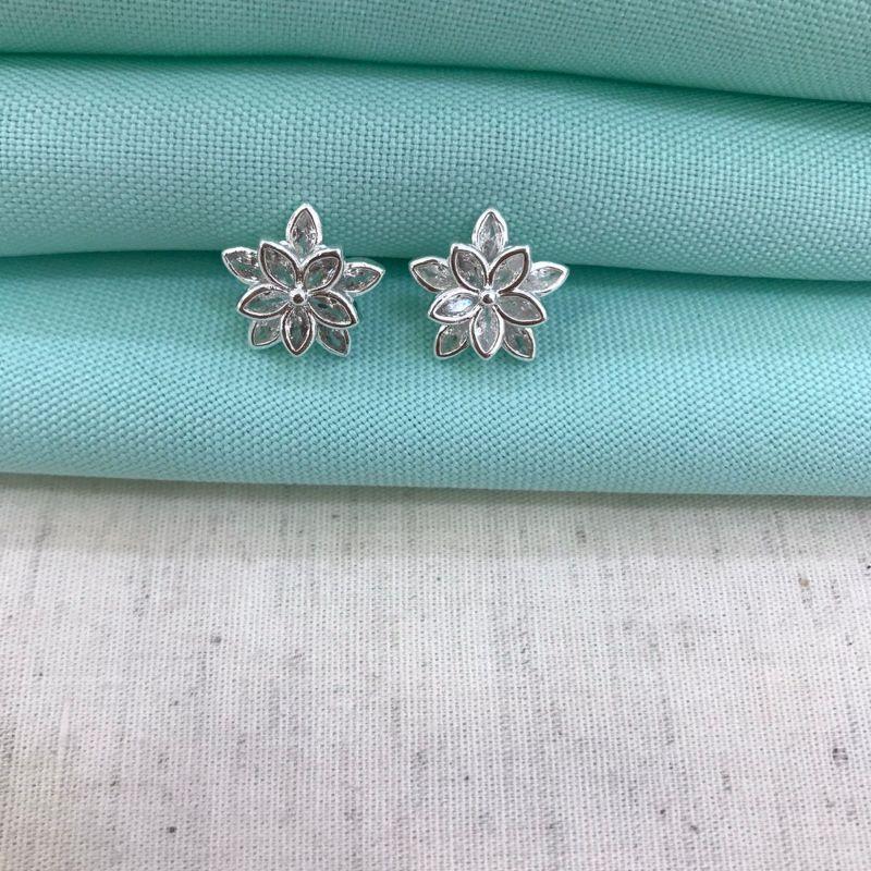 BRINCO FLOR DE LUZ ZIRCÔNIA BANHADO A PRATA