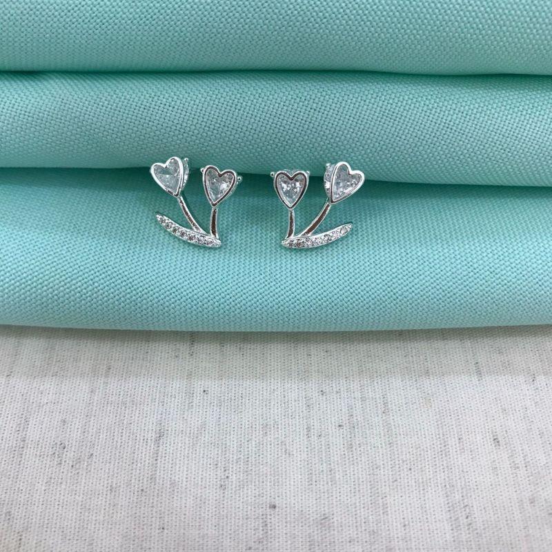 EARHOOK CORAÇÕES ZIRCÔNIA BANHADO A PRATA