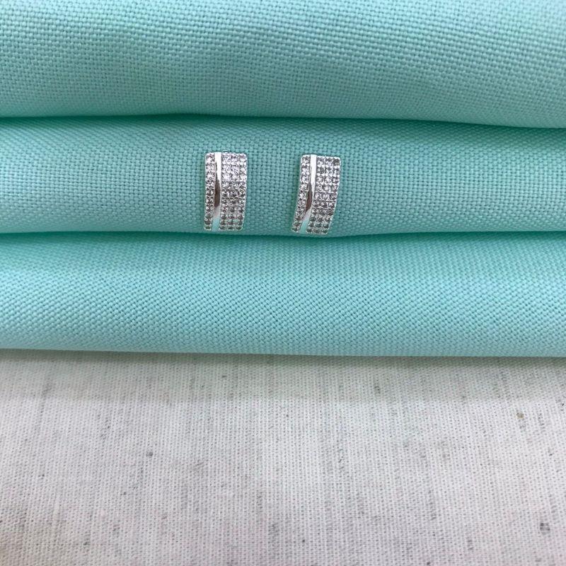 MEIA ARGOLA CINTILARE BANHADO A PRATA