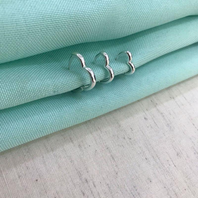 TRIO DE ARGOLA CORAÇÃO LISO BANHADO A PRATA