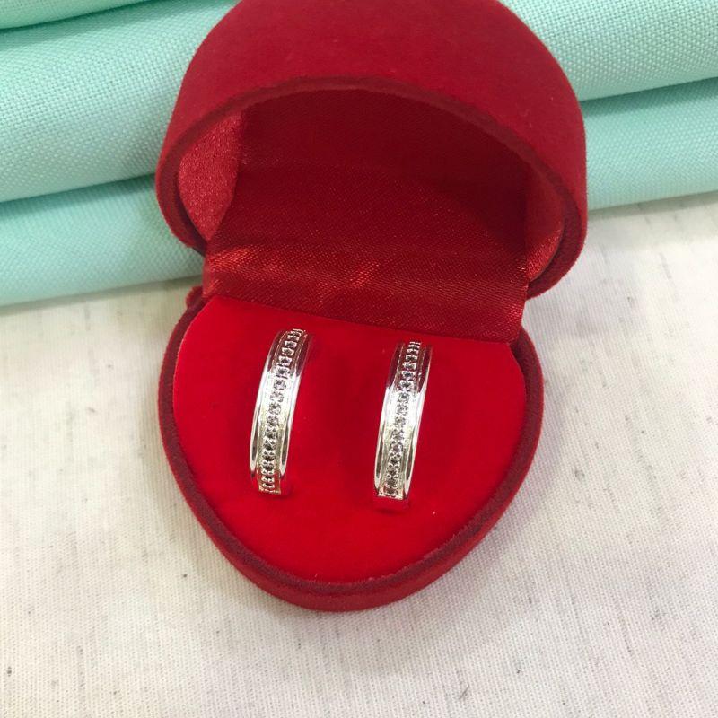 ALIANÇA CRAVEJADO EM ZIRCÔNIA BANHADO A PRATA