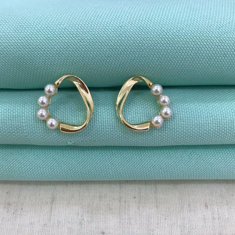 BRINCO PÉROLA ESSENZA BANHADO A OURO