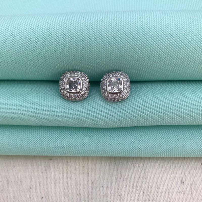 BRINCO MICRO ZIRCÔNIA BANHADO A PRATA