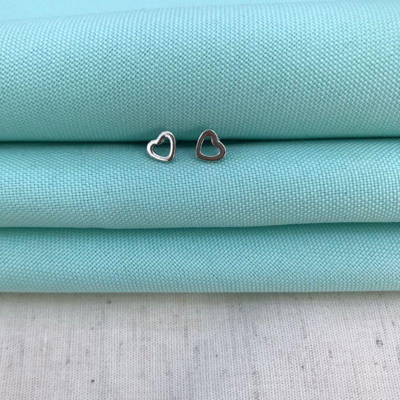 CORAÇÃO VAZADO TAM P BANHADO A PRATA