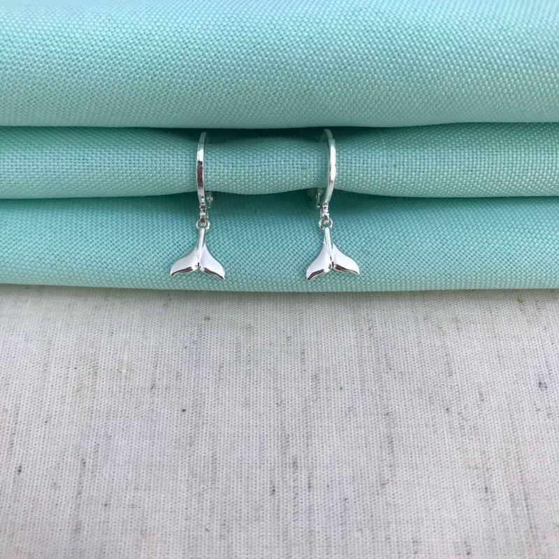 ARGOLA RABO DE SEREIA BANHADO A PRATA