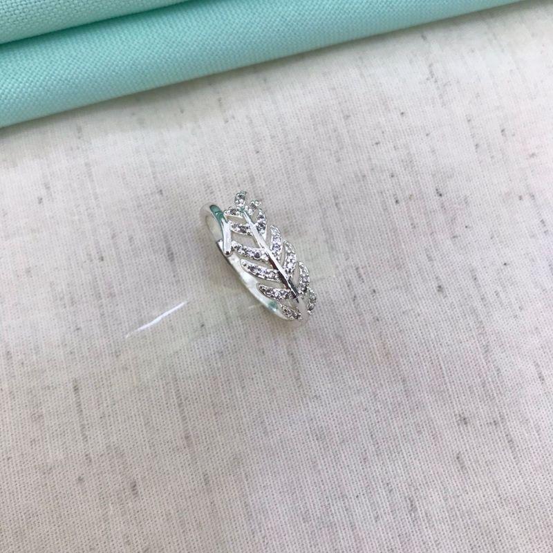 ANEL FOLHAS EM ZIRCÔNIA BANHADO A PRATA