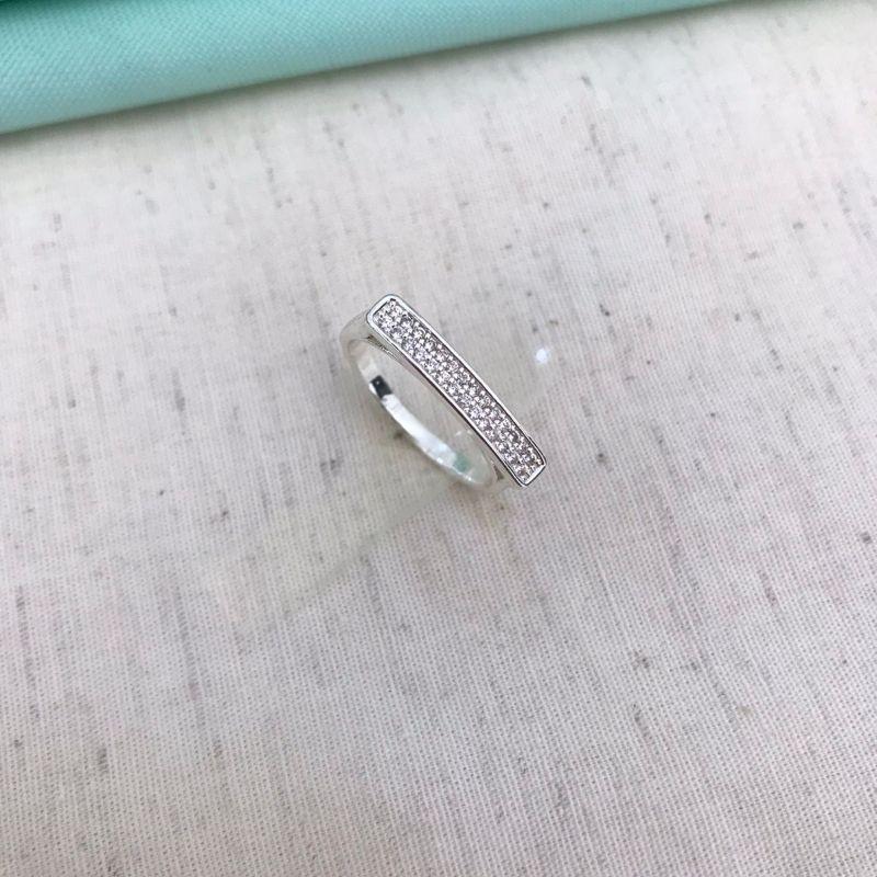 ANEL QUADRADO COM ZIRCÔNIA BANHADO A PRATA