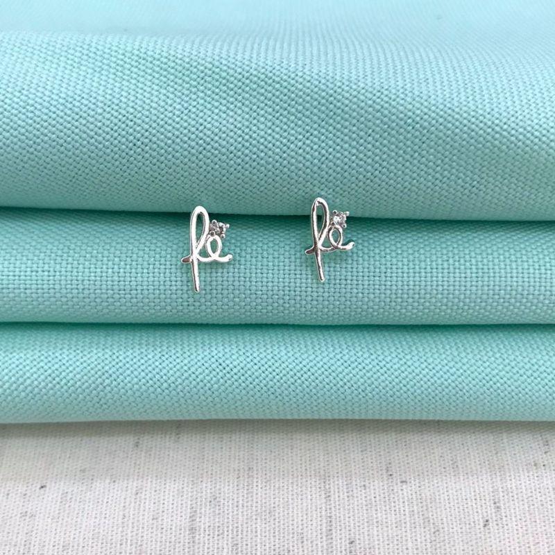 BRINCO FÉ ZIRCÔNIA BANHADO A PRATA