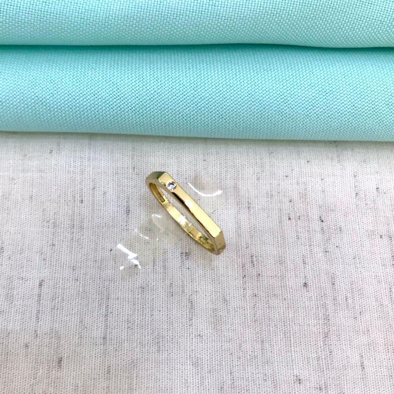 ANEL BASE RETA ZIRCÔNIA BANHADO A OURO