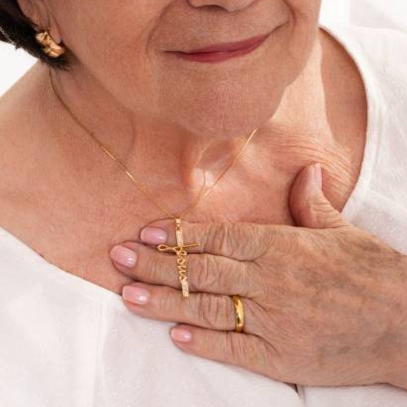 COLAR JESUS ZIRCÔNIA BANHADO A OURO