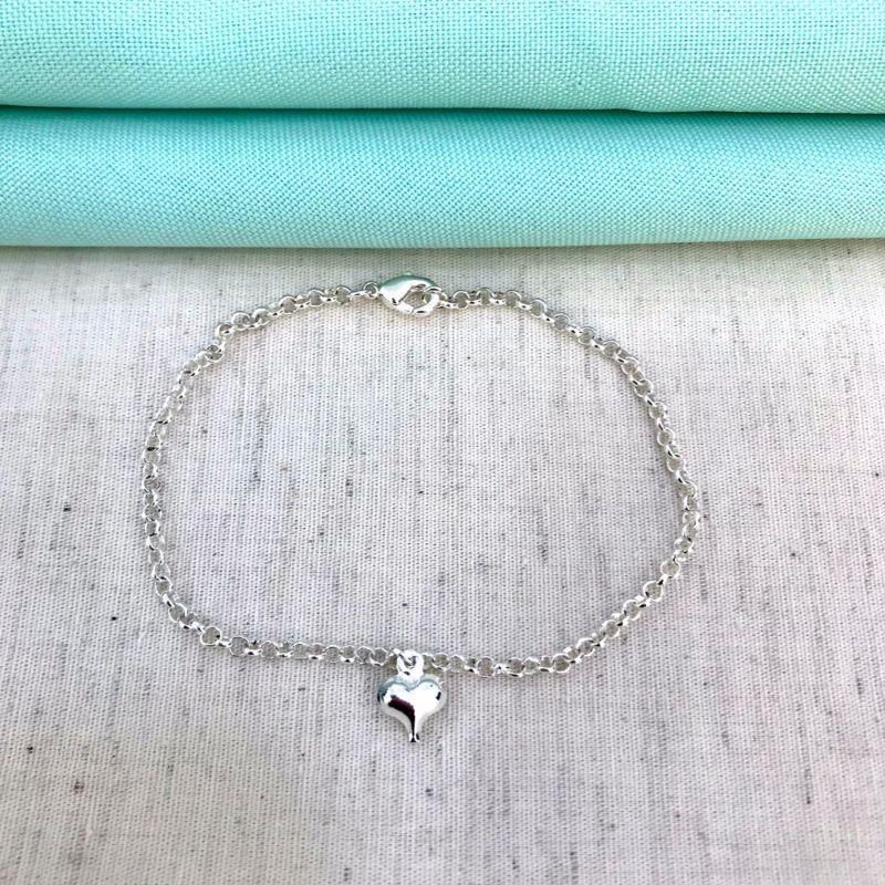 PULSEIRA ELO PORTUGUÊS PINGENTE CORAÇÃO LISO BANHADO PRATA
