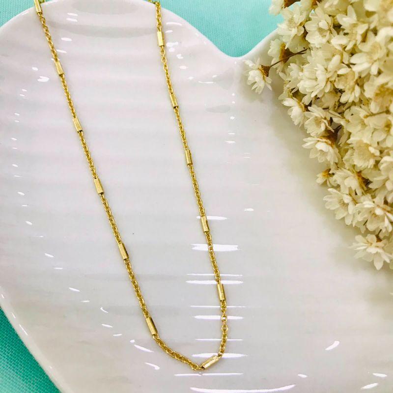 CHOKER CADEADO TUBO BANHADO OURO