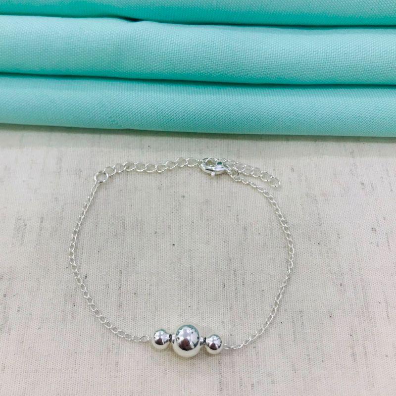 PULSEIRA TRÊS ESFERAS BANHADA A PRATA